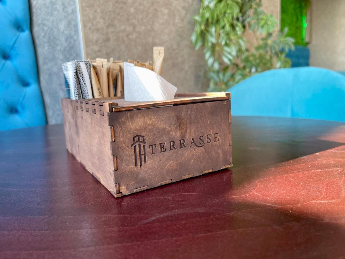 Terrasse Hotel & Bar Bisjkek Eksteriør billede