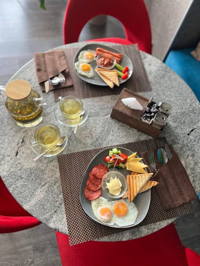 Terrasse Hotel & Bar Bisjkek Eksteriør billede